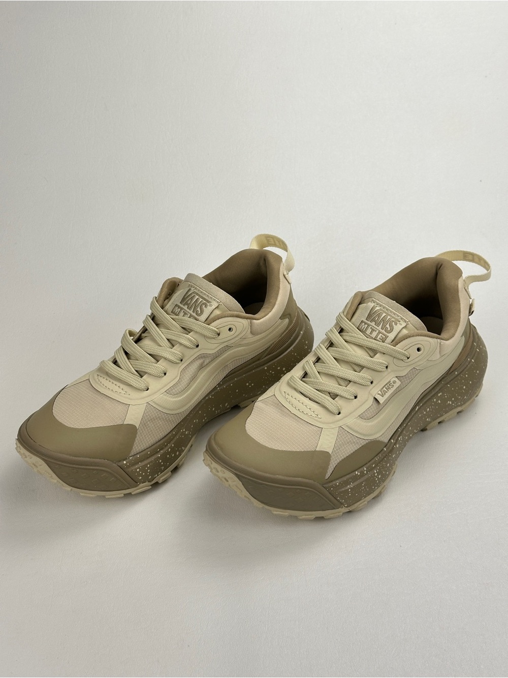 Vans MTE Trail Sneakers Womens 5 Tan Beige Chunky Sole Outdoor New